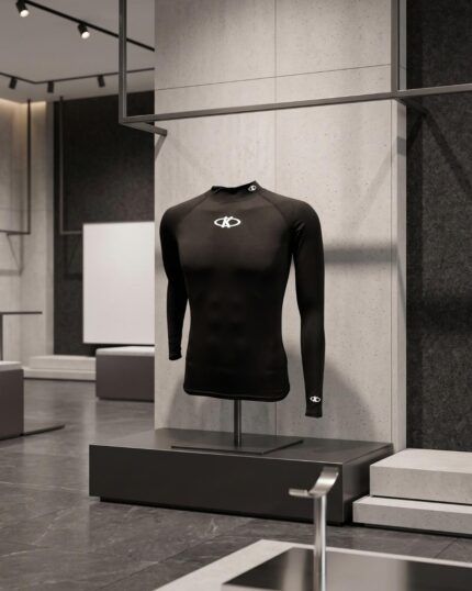 Remera térmica con cuello alto negra